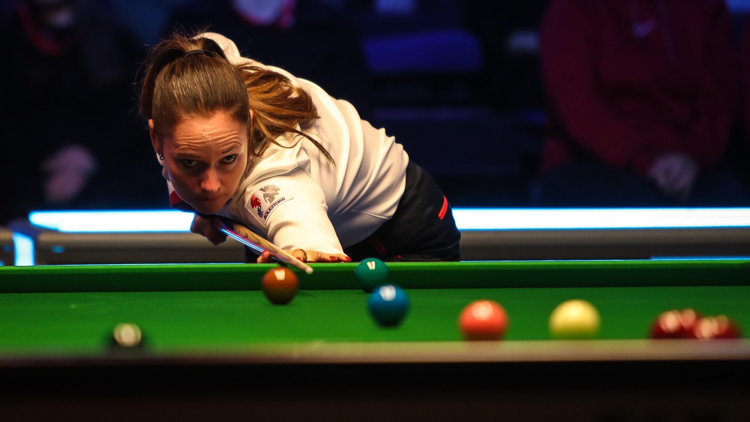 Reanne Evans stays on track for Women's World Snooker Championship