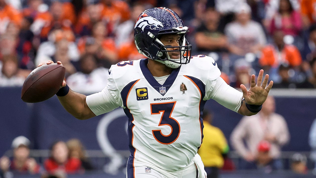 Broncos' Russell Wilson Breaks Silence After Being Benched With 2 Games ...