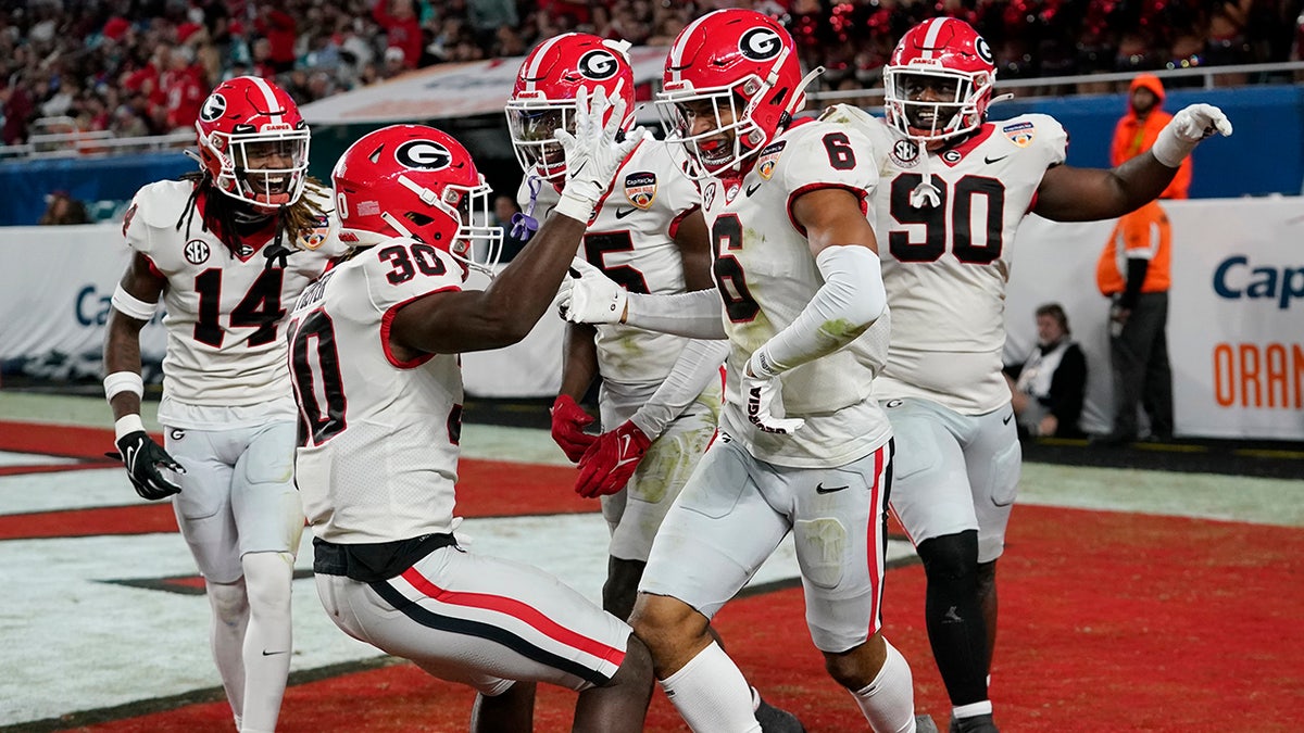 Georgia defense celebrates