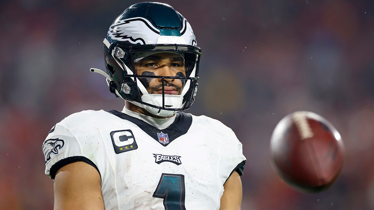 Eagles' Jalen Hurts the 'most overrated player in football,' exNFL QB