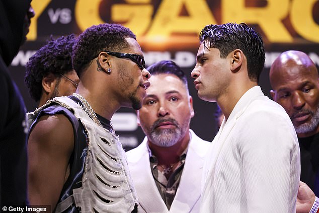 Ryan Garcia showcases his return to training after a bizarre Twitter