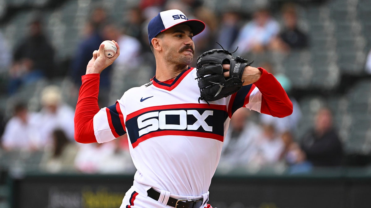 Padres acquiring White Sox pitcher Dylan Cease reports Sports Glitz